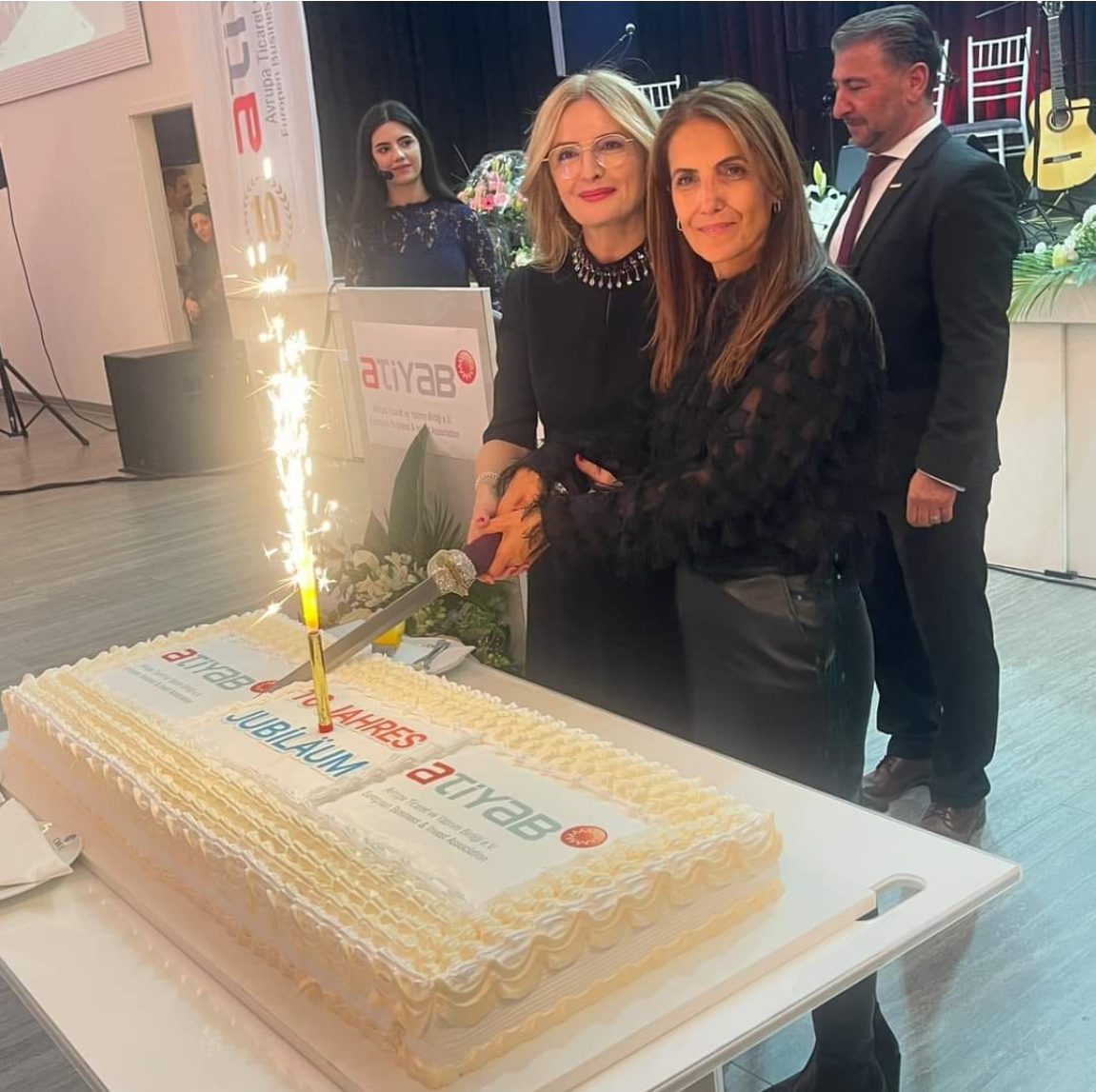 Atiyab e V    ein Jahrzehnt voller Engagement und Wachstum 