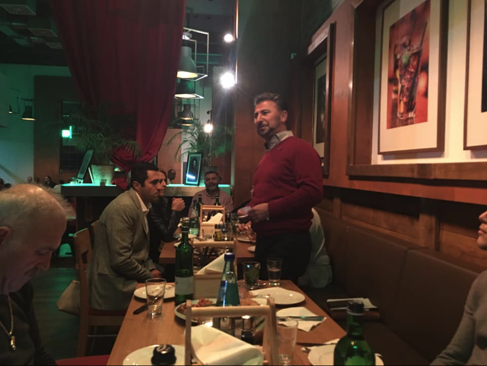 ATIYAB Müslüm Aktar mekanı  Jumping Beef te Yemek Toplantısındayız