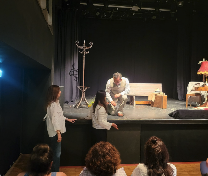 Atiyab Ticaret ve Yatirim Birligi, Internationales Theater Frankfurt'ta.