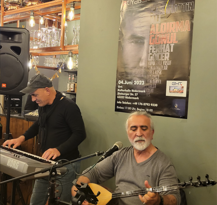 Atiyab Ticaret ve Yatirim Birligi, The Meat.ing Table-BBQ-House'de.