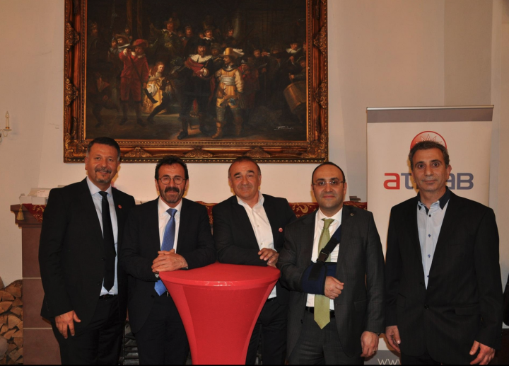 ATİYAB HESSEN İŞ ADAMLARINI SCHLOSS USINGEN’DE KONUK EDİYOR