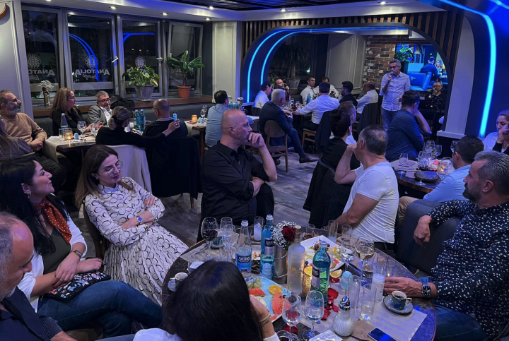 ATIYAB Abbas Dağlık’ın Frankfurt Zeil ‘deki Mekanında