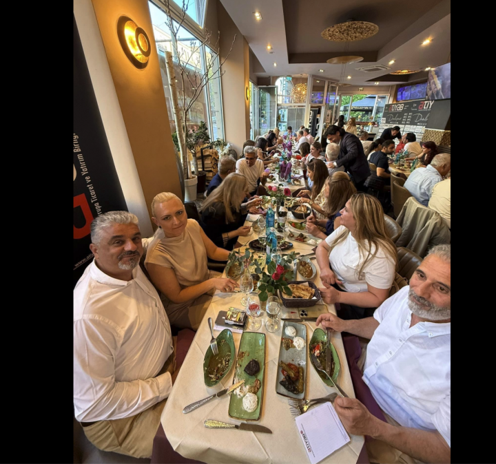 1 Mayıs Tebriği & Anatolia Restaurant Yemeği