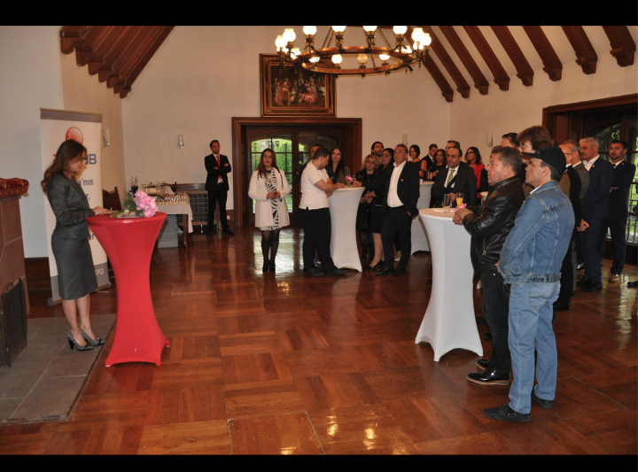 ATİYAB HESSEN İŞ ADAMLARINI SCHLOSS USINGEN’DE KONUK EDİYOR