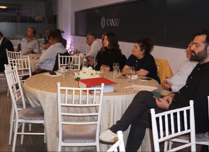 Atiyab Ticaret ve Yatirim Birligi, Can-Su Saal'da.