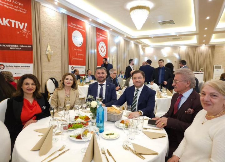 Avrupanın en güçlü Alevi örgütlenmesi olan Almanya Alevi Birlikleri Federasyonunun  35. yıl kutlamasında