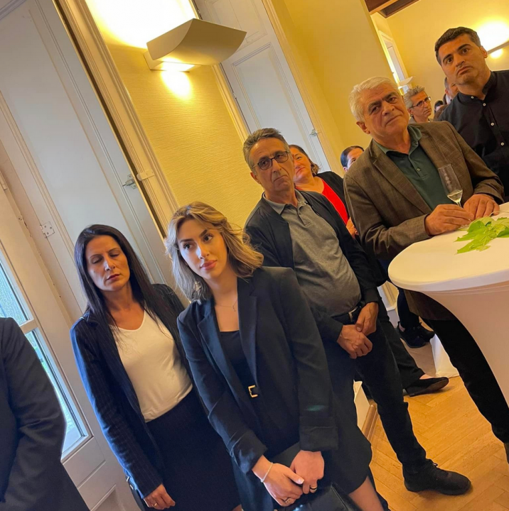 Eş başkanımız Sayın Hatice Çavuş mesleğinin 20.yılını Dostlari ve is ortakları ile kutladı.