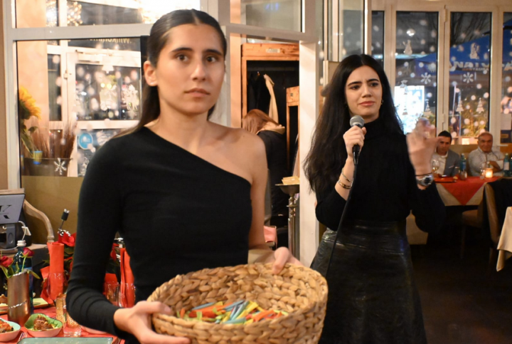 Atiyab Ticaret ve Yatirim Birligi, Anatolia Restaurant-Off'da.