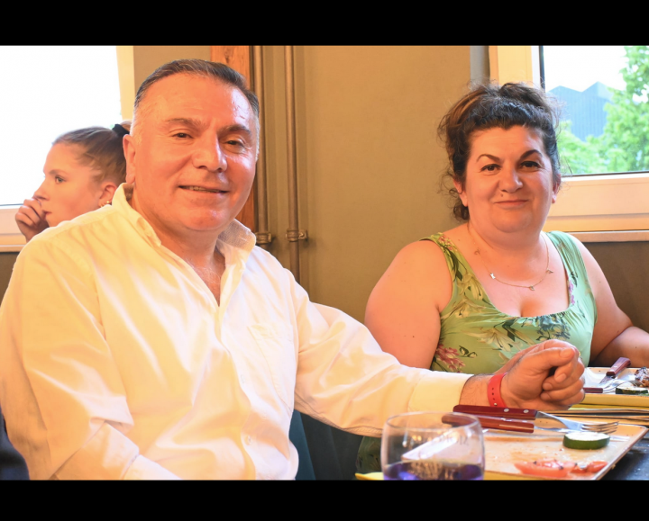 Atiyab Ticaret ve Yatirim Birligi, The Meat.ing Table-BBQ-House'de.